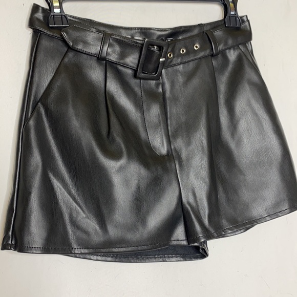 Beautiful NWT Missguided black leather shorts  🖤 - Picture 9 of 10